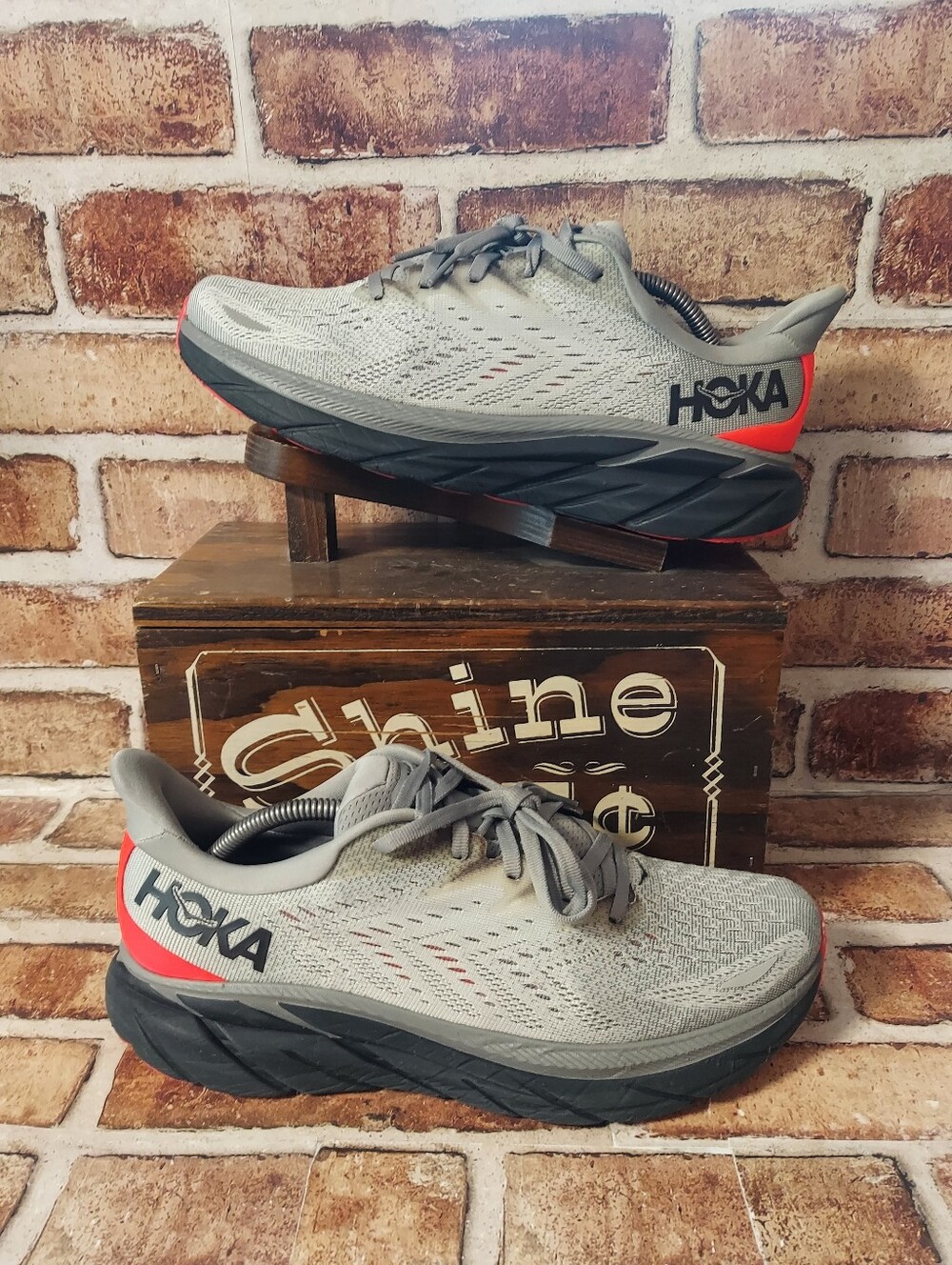 Pre-owned Hoka One One Clifton 8